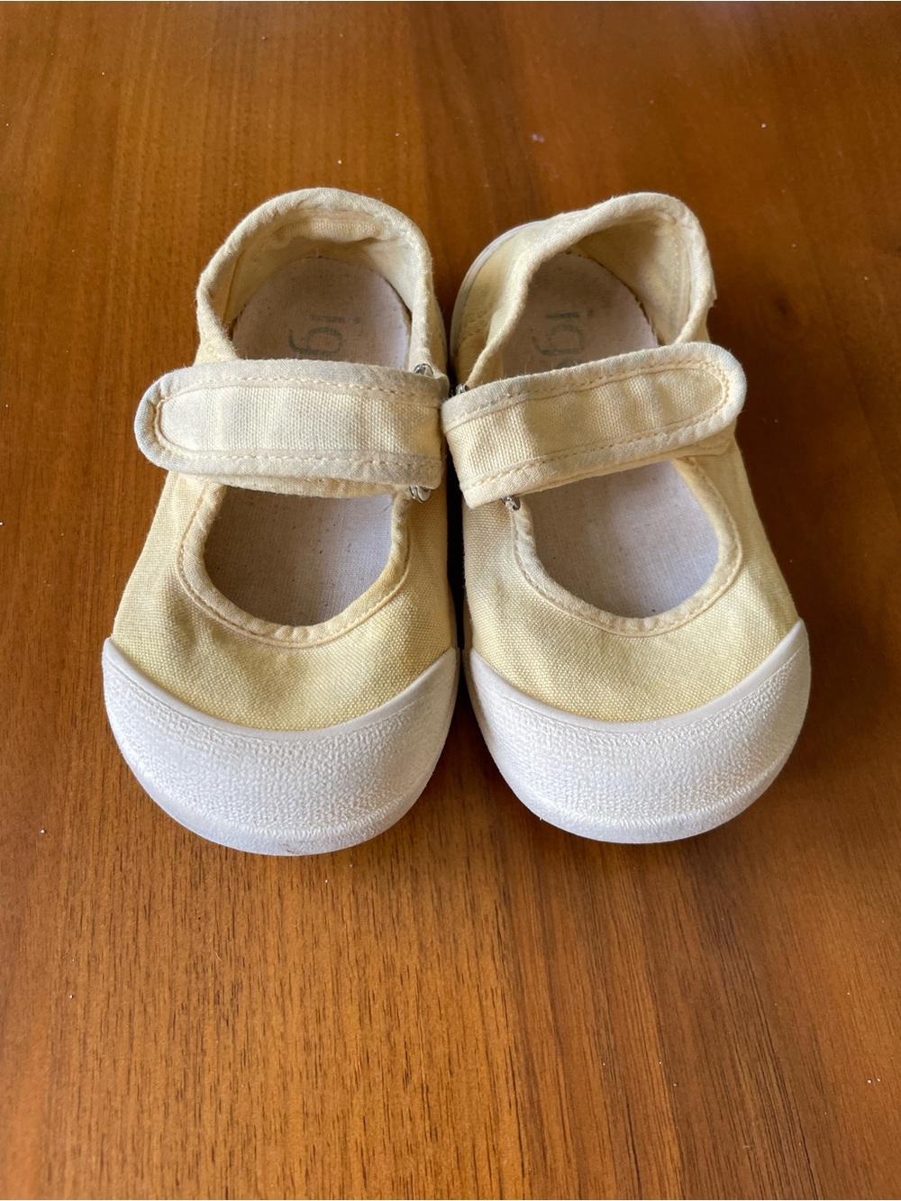 Igor Lona Mercedes Mary Jane Size 23 Color Dijon